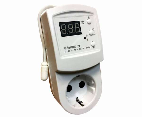 И такъв термостат се включва директно в контакта