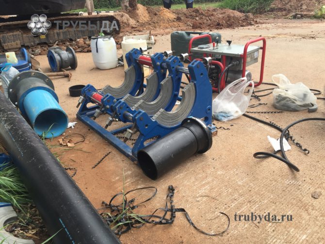 Машина за заваряване на полиетиленови тръби