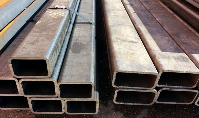 Безшевните тръби могат да бъдат топлинно изтеглени, топлинно валцовани и центробежно отлити