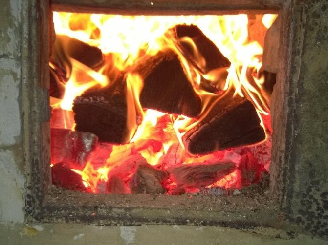 Цветът на пламъка в горивната камера трябва да е правилен