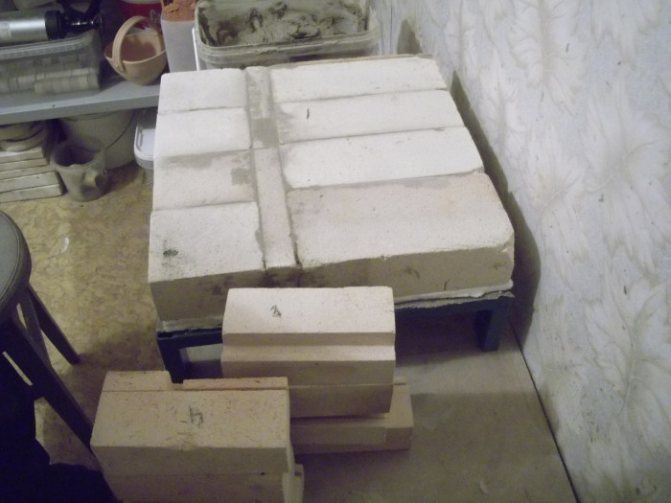 отдолу на рамката