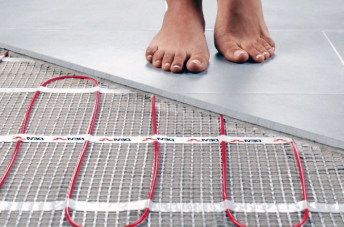 електрически под