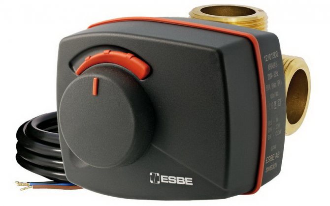 Електрическото задвижване ви позволява да автоматизирате работата на трипътен клапан за отопление