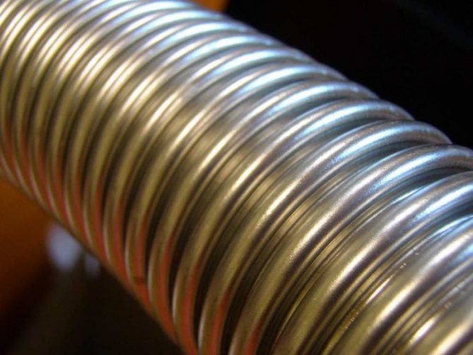 Гофрирана неръждаема стомана