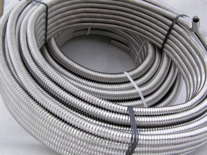 Гофрираните стоманени тръби също се оценяват заради способността им да издържат на големи спада на налягането.