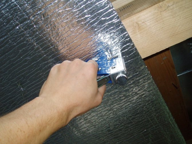 Характеристики на облечен с фолио изолон