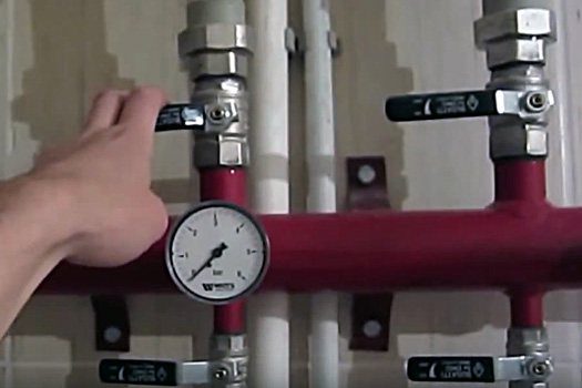 Промяна в показанията на манометъра