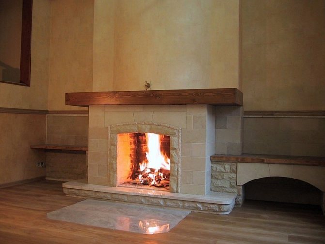 Как да изолирате пода пред камината