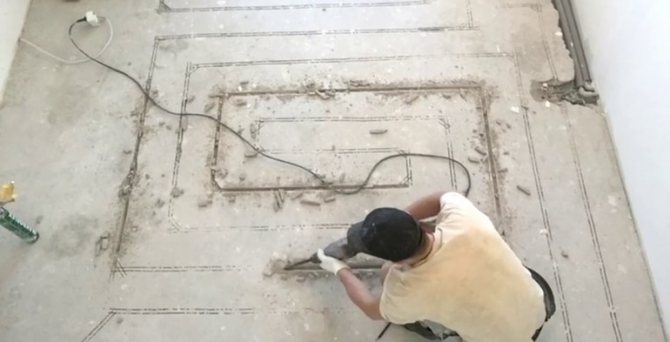 How to chisel a screed under a warm floor so as not to make mistakes