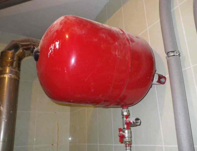 Как се изпуска въздух от котел Ariton