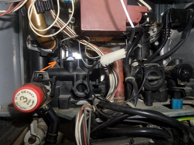 Как се изпуска въздух от котел Ariton