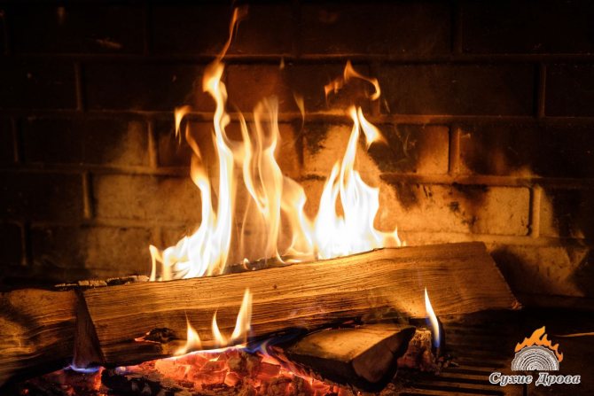 Как да отоплявате печката с дърва