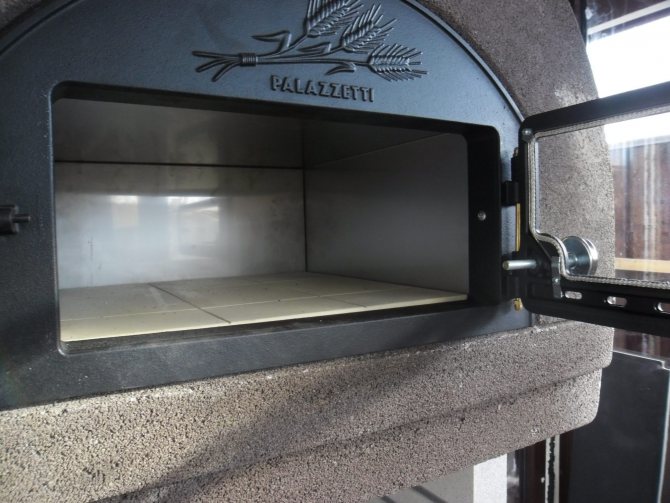 Камина с фурна.