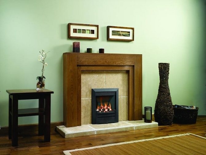 Камина със затворено огнище и подиум