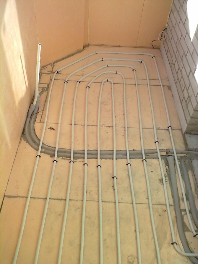 foto de piso aquecido a água na varanda