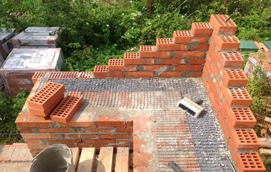 Tuğla duvarların iyi duvarları - düzenleme tekniği