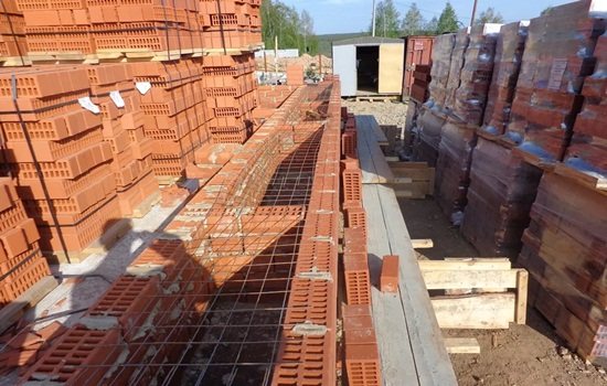 Tuğla duvarların iyi duvarları - düzenleme tekniği