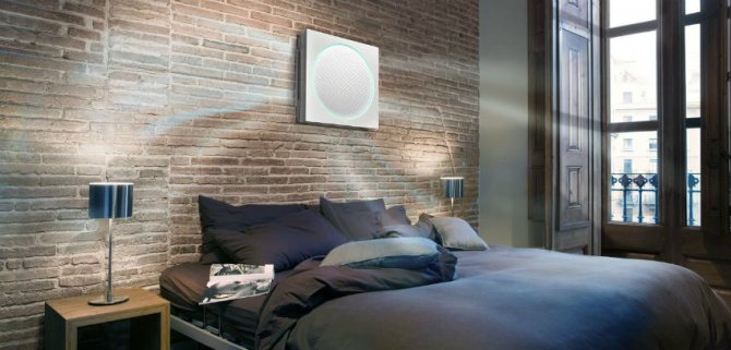 Климатикът е оборудван със специална конструкция, която осигурява постоянна циркулация на въздуха в помещението.