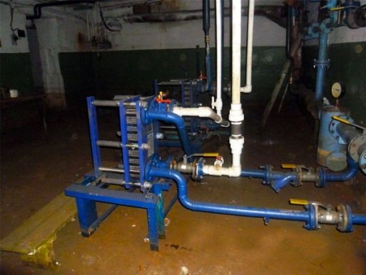 кожухо-тръбен топлообменник на независима система за топлоснабдяване