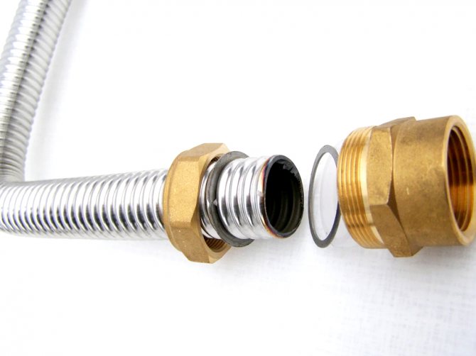 Монтажът на гофрирана тръба от неръждаема стомана изисква малко усилия