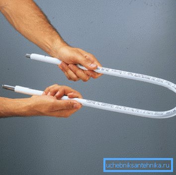 Fotoğrafta - bir iç mandrel kullanarak boru hattının bükülmesi