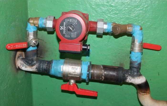 Помпа с отоплителна система