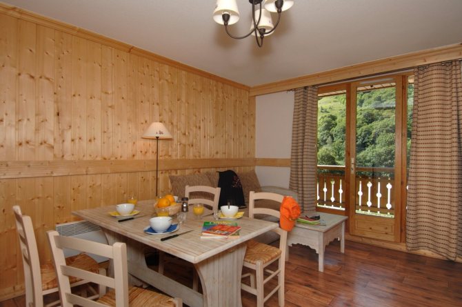 Опънат таван от синтетичен плат