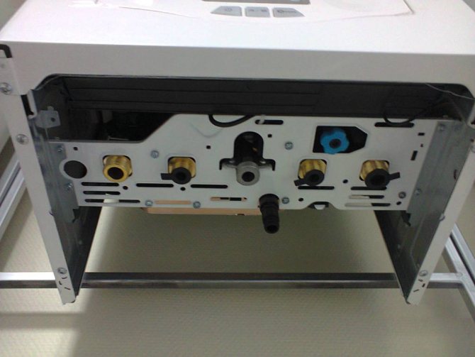 Характеристики на двуконтурния котел Ariston