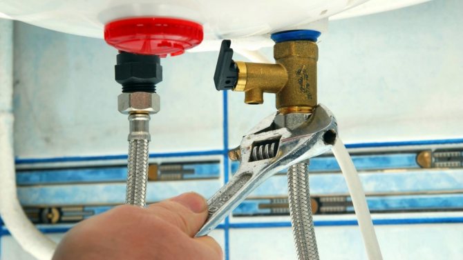 Чрез развиване на маркучите ще бъде възможно незабавното източване на водата