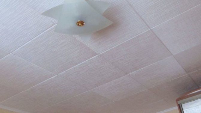 Таван в кухнята с газова печка: кой е по-добре да направите?