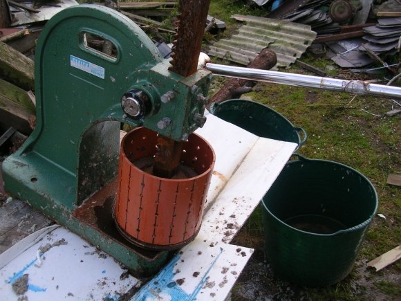 Talaş presi iş başında