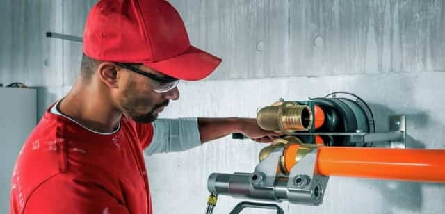 Rehau работник