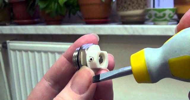 радиатор, оборудван с кран на Маевски