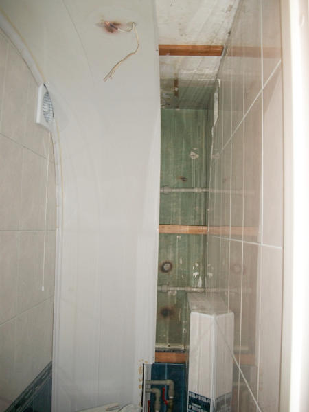 подреждане на дървени рамкови решетки за пластмасови панели