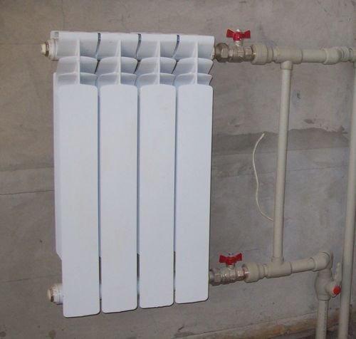 Abstand zwischen Rohren und Boden