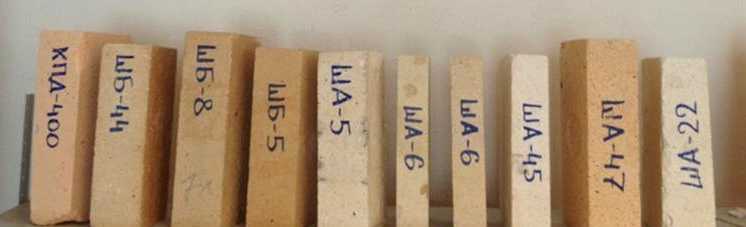 Шамотните тухли могат да бъдат различни. За полагане на горивната зона на печката за сауна се използва Sh-5