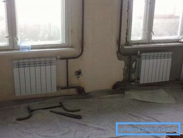 Ризари и облицовки. Всеки радиатор е снабден с джъмпер между връзките, който позволява щрангът да работи във всяко положение на дросела на захранването.