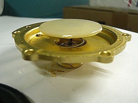 Пролетна чиния