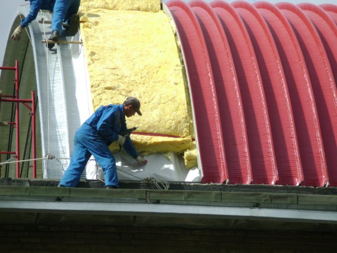 Изолация на хангара с минерална вата