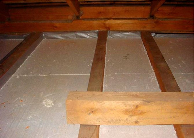 изолация на таванския етаж с пяна