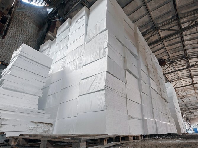 Изолация на фасадата на къщата с пяна пластмаса - снимка 11