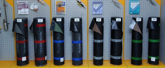 Bodendämmung mit Mineralwolle: Gerätetechnik in einem Holzhaus