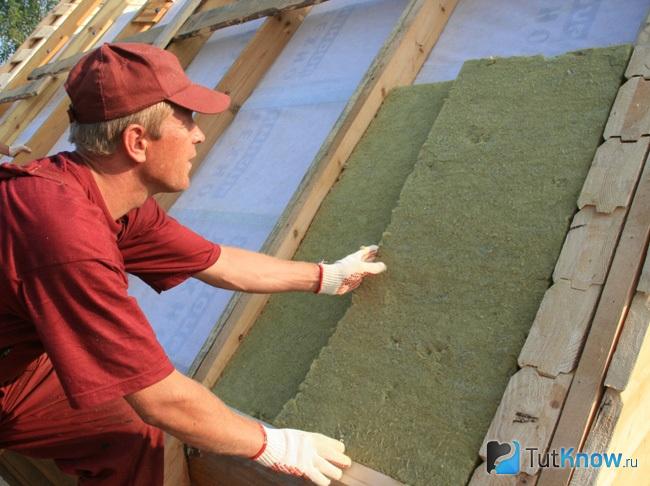 Изолация на скатен покрив с минерална вата
