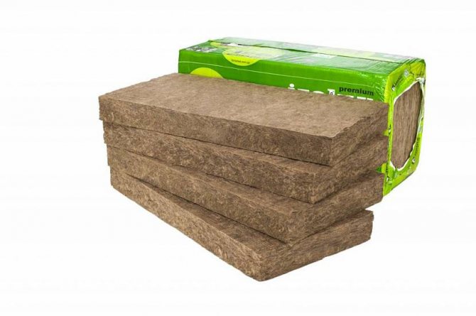 ahşap kirişler üzerine eğimli çatıların yalıtımı