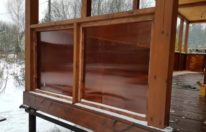 Веранда, облицована с поликарбонат