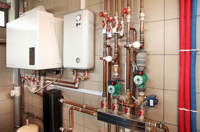 Изглед към модерно котелно помещение