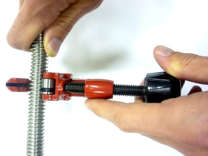 По време на инсталацията е необходимо стриктно да се придържате към алгоритъма на действията, следвайте инструкциите