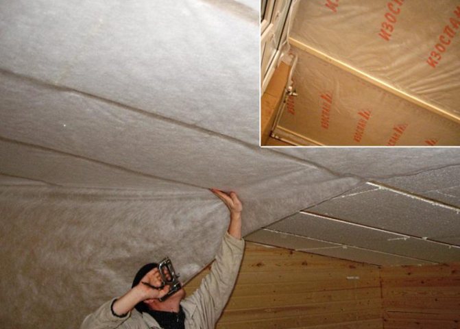 фиксирайте пароизолацията с дървени или пластмасови летви